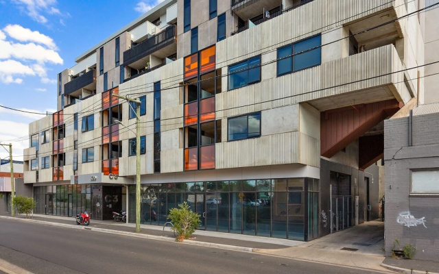 BRUNSWICK Stylish Space with Parking + Netflix