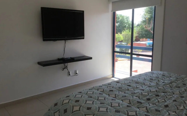Amplia Suite Alberca Av Bernardo Quintana 12D