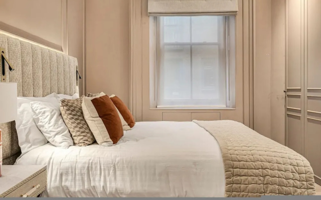 Ultra Luxury Holland Park Home - Central AC
