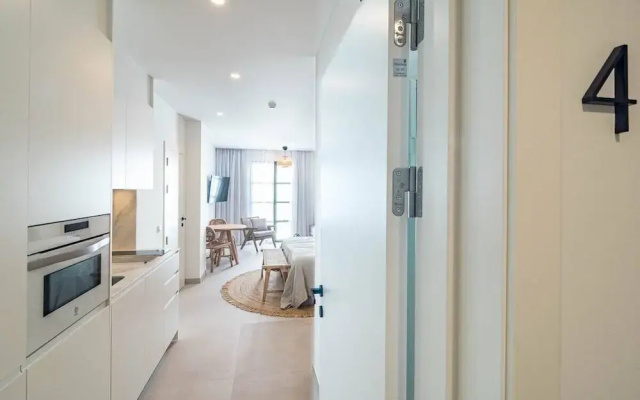 A4- Seaclub Suites by Roomservices