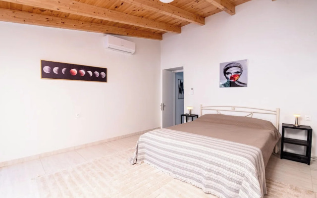 Villa Taxiarchis by Corfuescapes