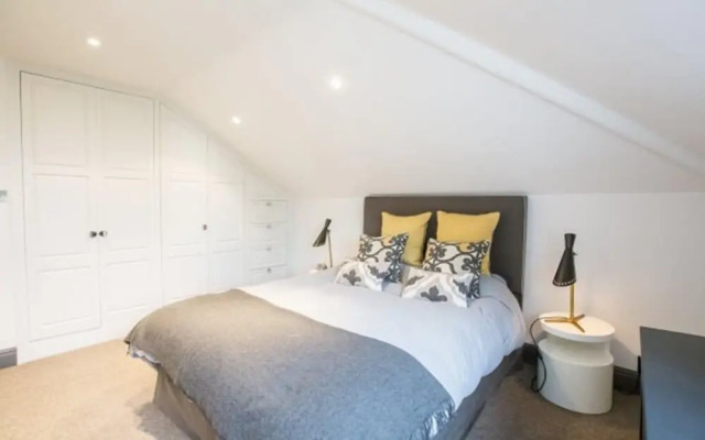 Eson2 - Bolton Gardens Lodge