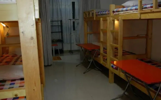 KKH Breeze Hostel