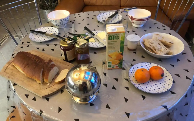 La Maison de Jean (Adults Only)