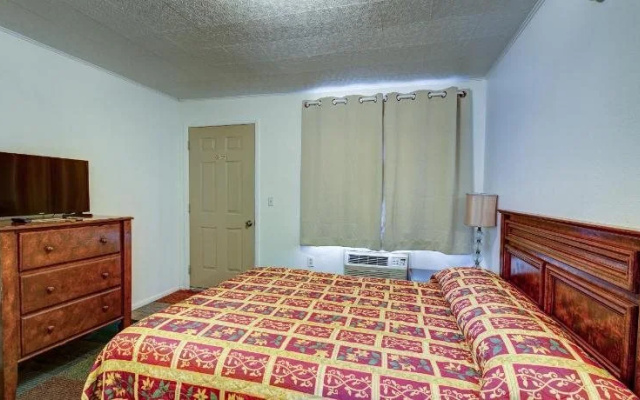 Crimson Hills Motel