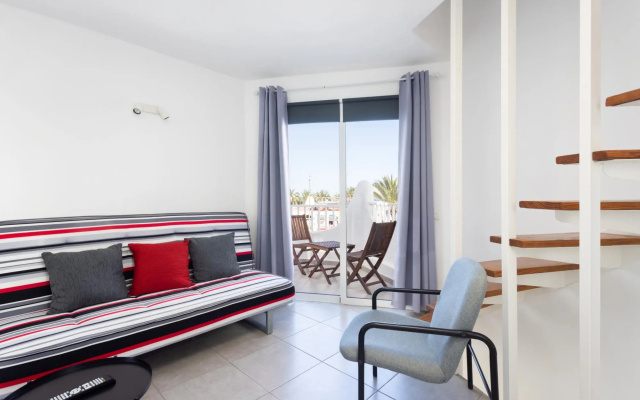 Home2Book Triplex Disco Beach Las Américas, Terrace