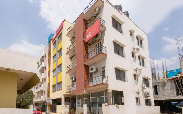 Hotel Shelton Suites by OYO Rooms