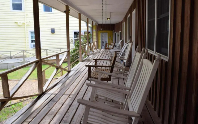 Blackbeard's Lodge