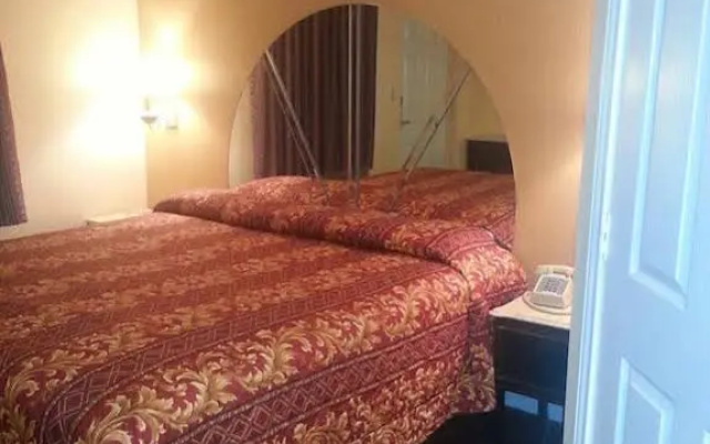 Deluxe Inn Motel