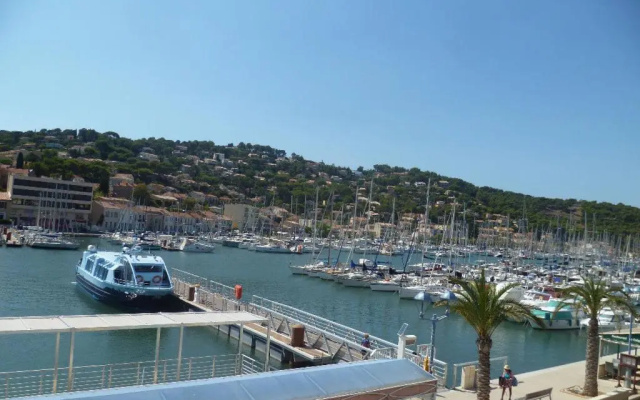 Superbe vue sur le port, résidence avec piscine