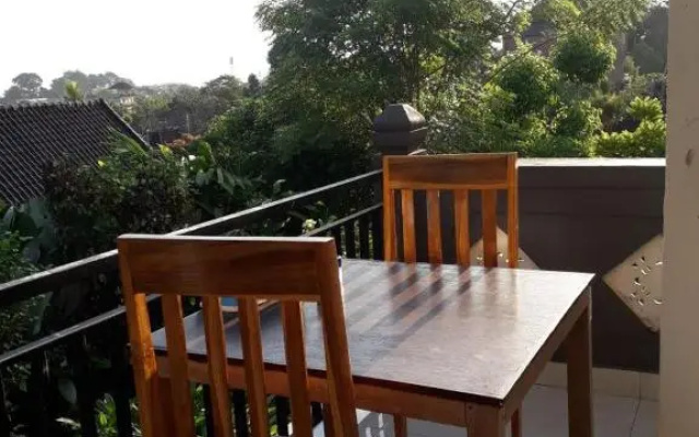 Kenari House