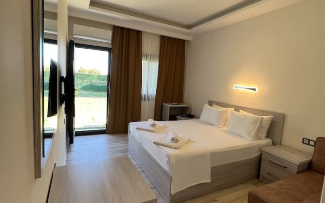 Life Point Boutique Hotel