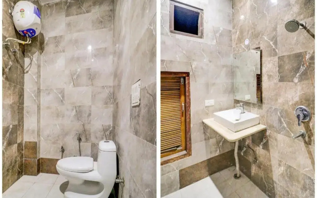 Hotel 555 by OYO Rooms