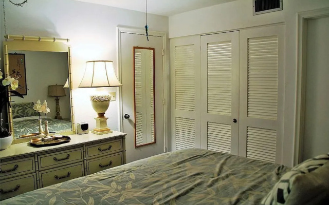 Greenbrier St Condo