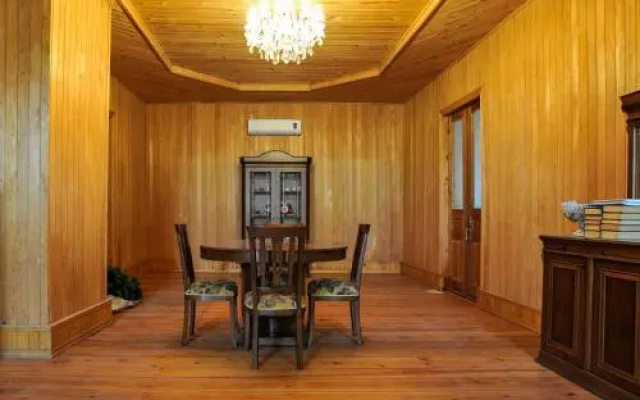 Fatkashi House