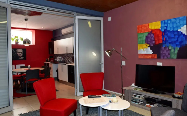 Modern 3 Bedroom Apartment in Central Cape Town