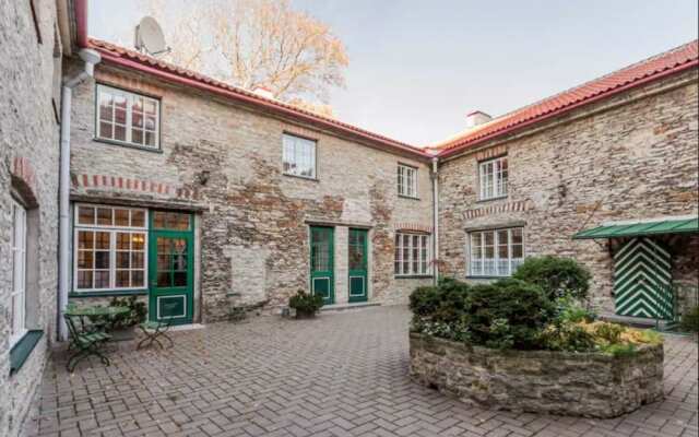 Апартаменты Tallinn City Apartments Toompea Old Town Таллин вид на фасад
