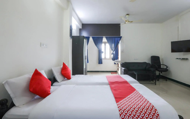 OYO 67644 D-qube Hotels