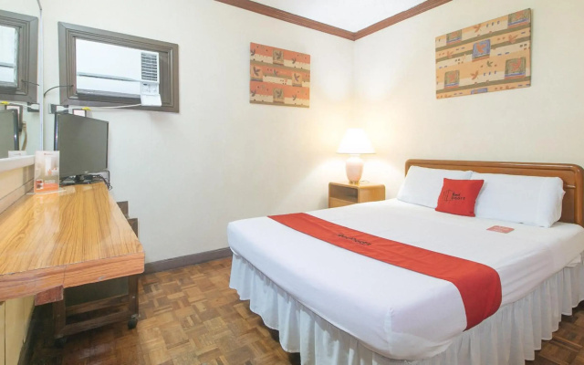 Broadway Court Apartelle