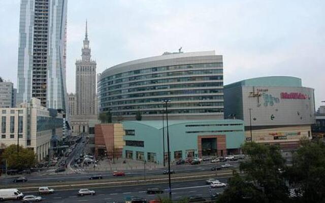 Отель Warsawrent Apartamenty Centralna Польша, Варшава - отзывы, цены и фото номеров - забронировать отель Warsawrent Apartamenty Centralna онлайн вид на фасад