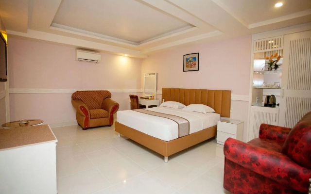 Fortune 700 Hotel