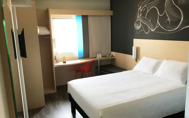 ibis Irapuato