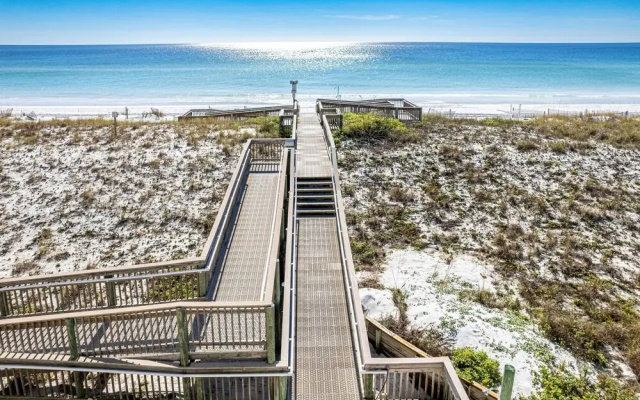Inlet Reef 405 3 Bedroom Condo by RedAwning