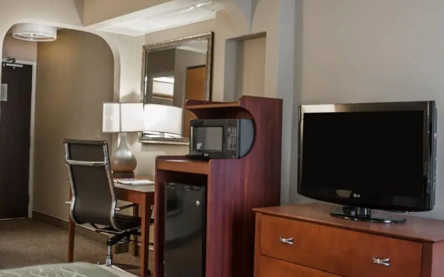 Comfort Inn & Suites