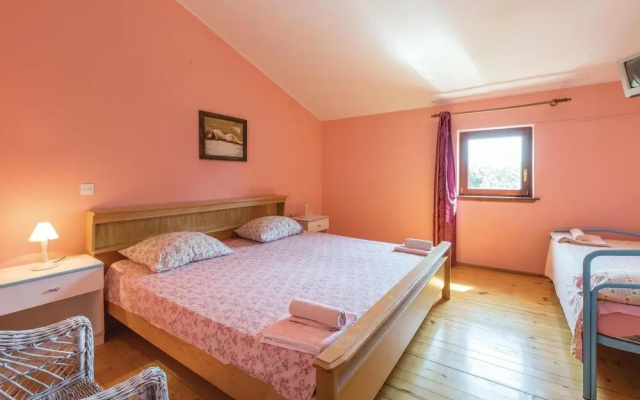 Amazing Home in Vodnjan-kacana With Wifi and 4 Bedrooms