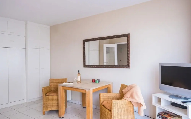 Cozy Studio With Terrace and sea View