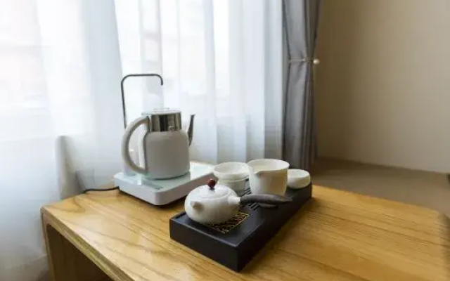 Hongxin Business Hotel