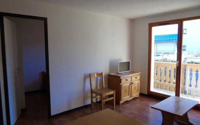 Lou Services Apartment CB43 LSI 001