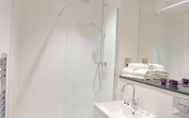 Select Serviced Accommodation - Garrard House