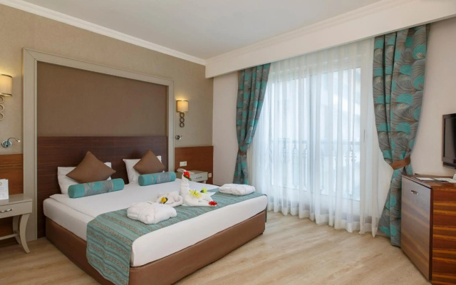 Side Crown Palace Ultra All Inclusive