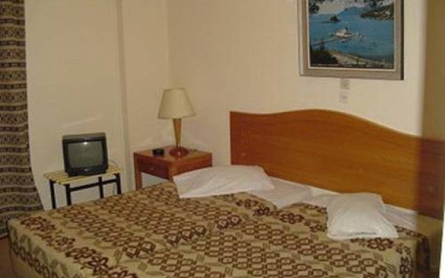 Aris Hotel