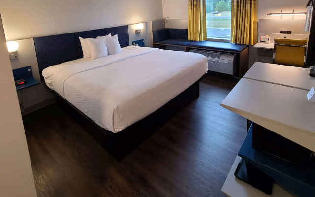Microtel Inn & Suites by Wyndham Milford