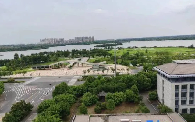Lotus Garden (Tongling College Branch)