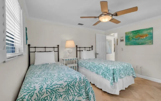 Manatee Manor 2 Bedroom Home by RedAwning