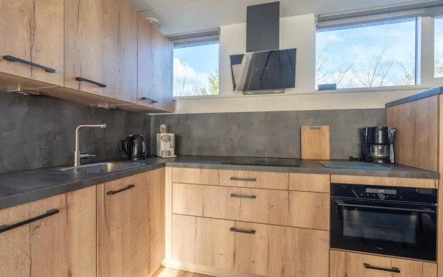 Tastefully Furnished Detached Bungalow for 5 People