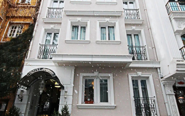 Aristocrat Hotel
