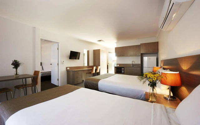 Adelong Motel