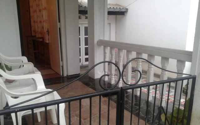 Kandy Hill Breeze ( Home Stay)
