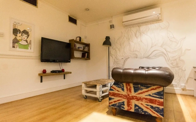 Smart Hyde Park View - Hostel