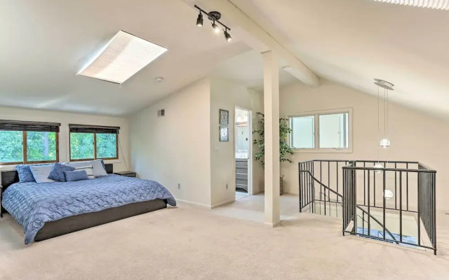 Gorgeous Vernon Township Condo w/ Balcony!