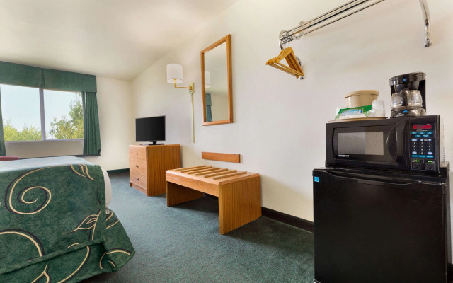 Travelodge by Wyndham Sharon Springs
