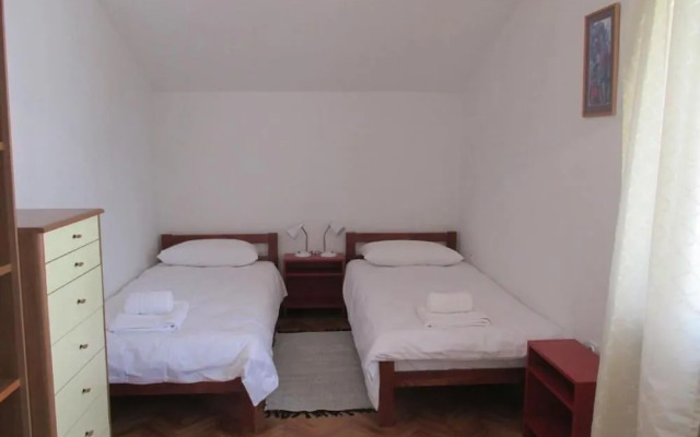 Lemon Tree Apartments