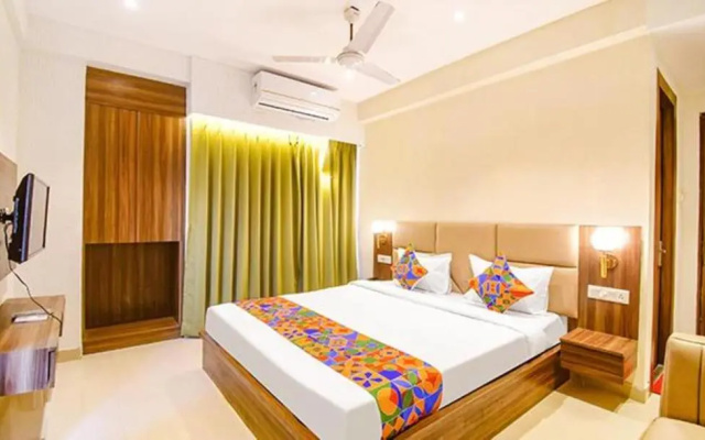 FabHotel Lake View Topsia
