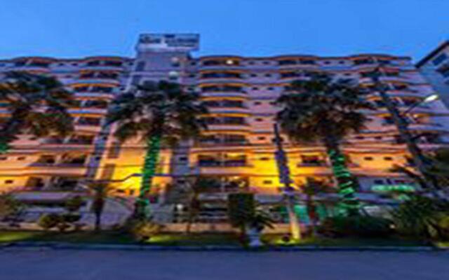 Отель Grand Mandarin Residence Бангкок вид на фасад