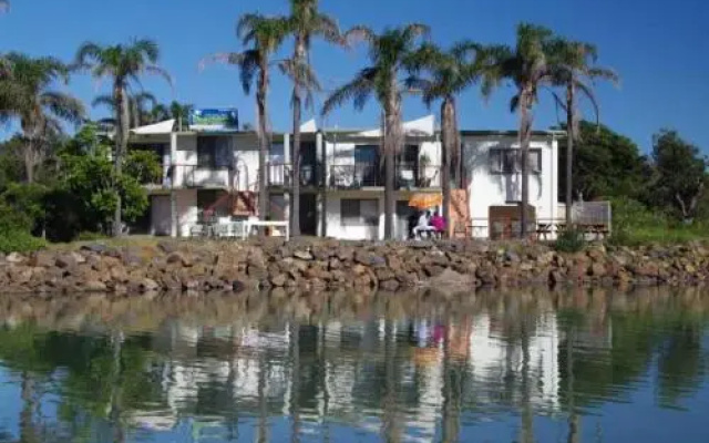 Beachfront 5, 25 Willow Street