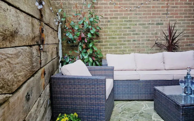 Large Family Getaways Metres From the Beach